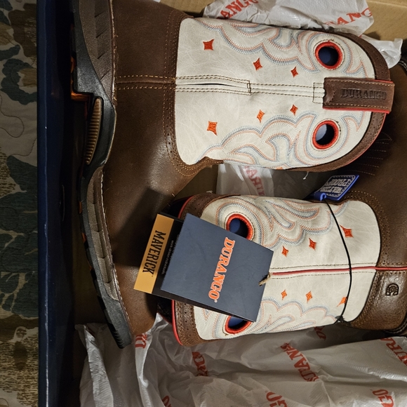 Women's. Durango Maverick. Steel toe boots. - Picture 2 of 6